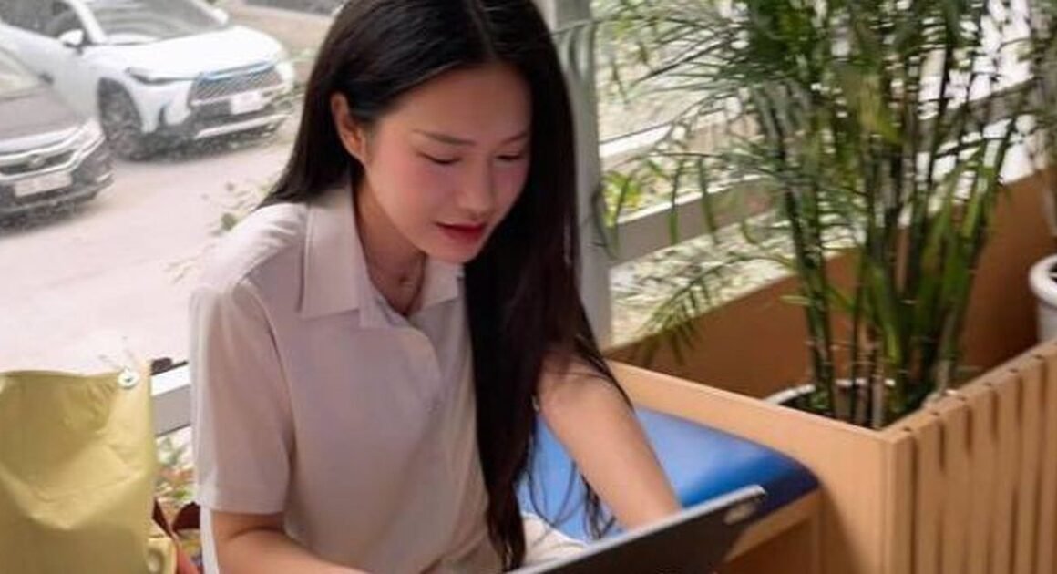 SAU ĐỀN CHỊU ĐÓN XÚC ĐỘNG, ĐOÀN VĂN HẬU BỊ BÀ XÁ GAY GẮT GÂY SỐT TRÊN MXH!