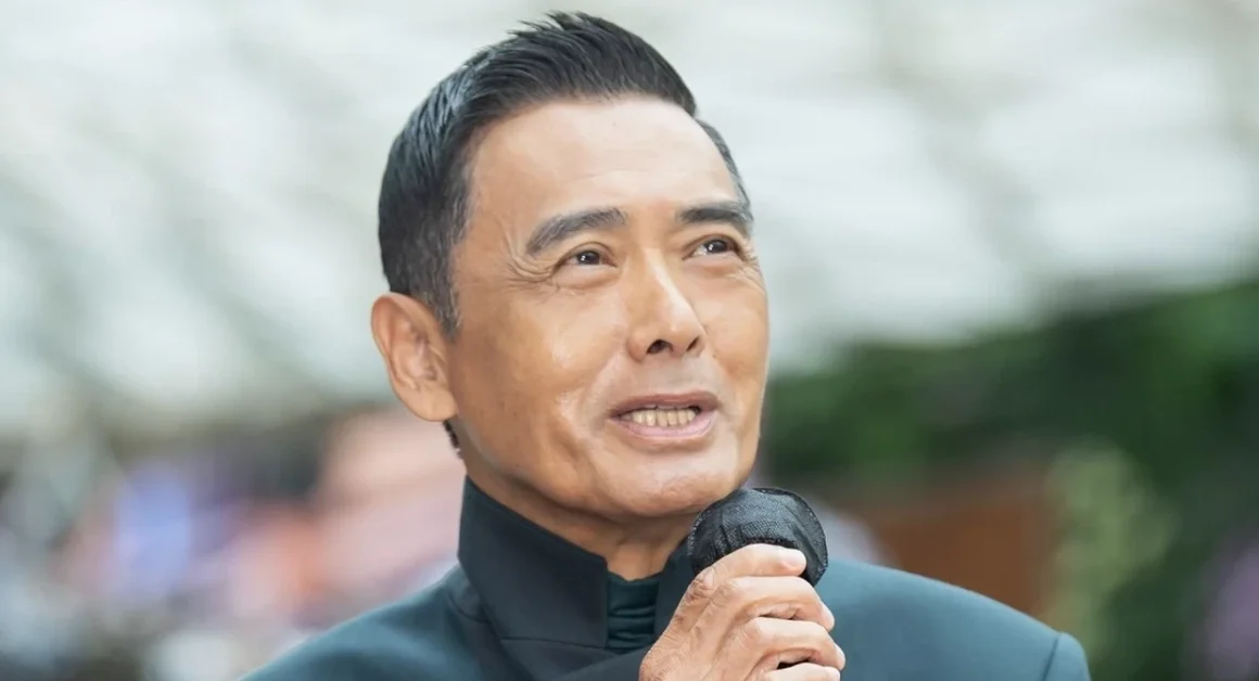 CHÂU NHUẬN PHÁT BỊ BẮT GẶP KHI LÁI XE VỀ BIỆT THỰ GIỮA ĐẠI LỘ, BẤT NGỜ LÀ AI ĐÓ!