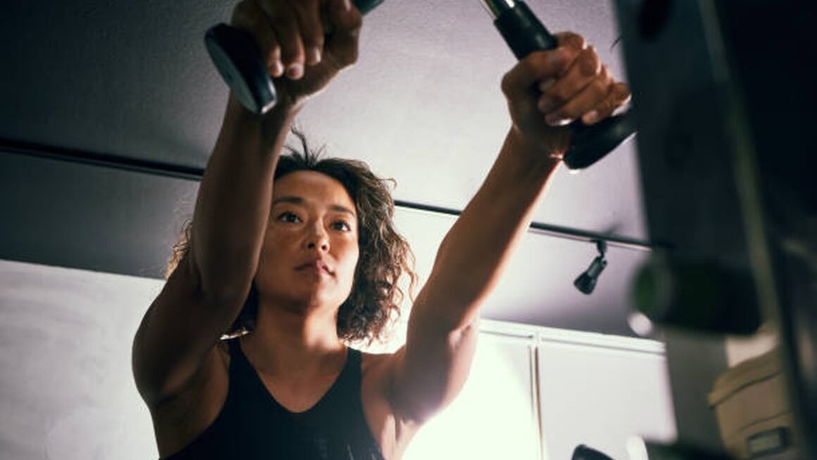 KHÁM PHÁ NHỮNG MẸO ĐỂ GIẢI CỨU DÂN HƯỚNG NỘI KHỎI NỖI SỢ GIAO TIẾP!