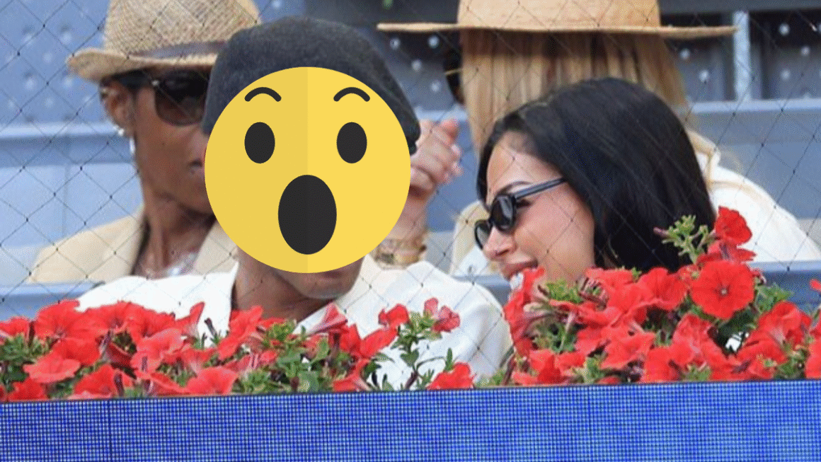 MỘT NGÔI SAO BÓNG ĐƯỢC BẮT GẶP ĐANG DẪN CHỊ ĐẸP HƠN TUỔI ĐI XEM TENNIS, BẤT NGỜ NÀO!