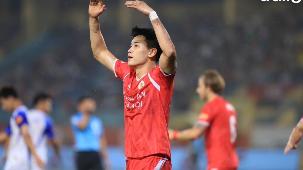 ĐÌNH BẮC LẬP HAT-TRICK ĐẦU TIÊN TRONG SỰ NGHIỆP: BỨT PHÁ MỚI ĐỂ KHEN TẶNG TƯƠNG LAI