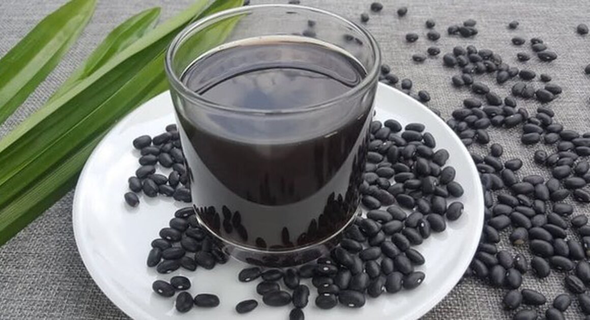 KHÁM PHÁ ĐIỀU KỲ DIỆU CỦA ĐẬU ĐEN GIỮA NHỮNG NGÀY NẮNG NÓNG, BIẾT SỬ DỤNG ĐÚNG CÁCH CHĂM SÓC SỨC KHỎE MẠNH MẼ!
