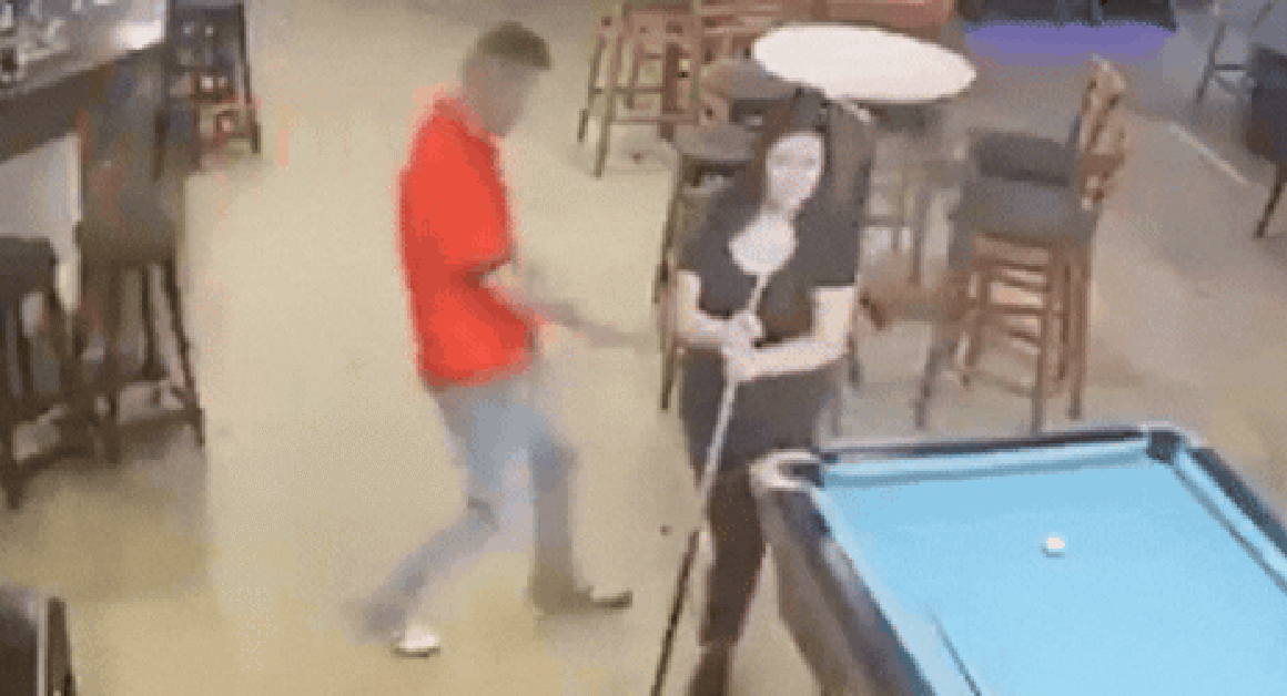 KHI GÃ SAY SÀM SỠ CHỊU ĐÁNH GỤC TRƯỚC MẮT NGƯỜI NGOÀI TRẬN