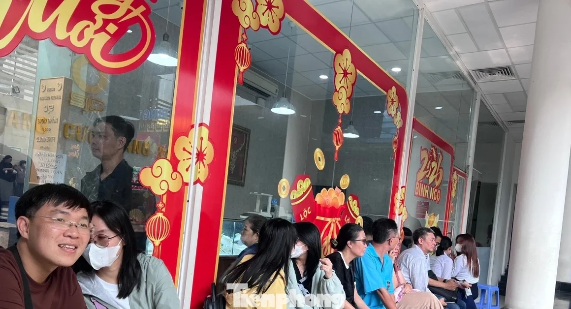 VÀNG GIÁ GIẢM MẠNH, KHÁCH ĐẾN THƯỢNG KHẨN TRƯƠNG, NHƯNG BẠN ĐÃ HIỂU VÌ SAO CHƯA?