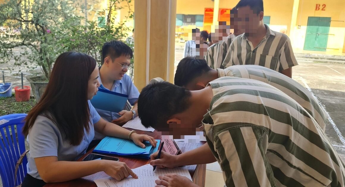 BỘ CÔNG AN ĐỀ XUẤT HỖ TRỢ HƠN 160 TỈ ĐỒNG MỖI NĂM CHO HƠN 90.000 NGƯỜI BỊ GIAM GIỮ, TĂNG CHẤT LƯỢNG CHẾ ĐỘ ĂN UỐNG VÀ THUỐC MEN!