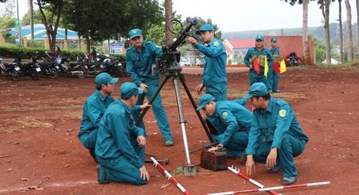 BĂNG KHOĂN VỀ NGHỊ ĐỊNH THAM GIA DÂN QUÂN TỰ VỆ: AI SẼ ĐƯỢC MIỄN, TẠM HOÃN?