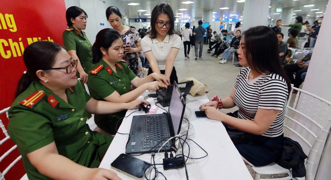 CÔNG AN TP.HCM ĐANG CHỐT GỌN TẤN ĐẤU CẤP THẺ CĂN CƯỚC CHO HỌC SINH TRƯỚC KỲ THI TỐT NGHIỆP NĂM 2026!