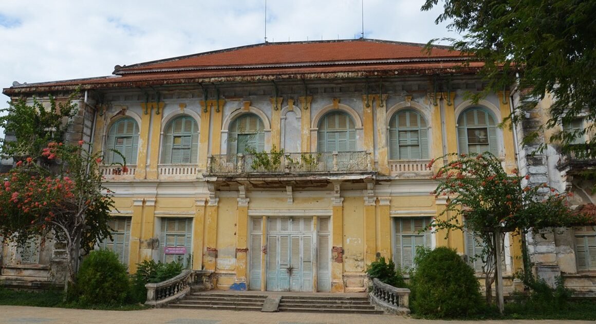 TĂM CÁN BỘ NỘI BỘ ĐƯỢC KHIỂM ĐIỂM, ĐỒNG THÁP RÀ SOÁT XỬ LÝ VỤ THÁO DỠ DỊNH TỈNH TRƯỞNG GÒ CÔNG!