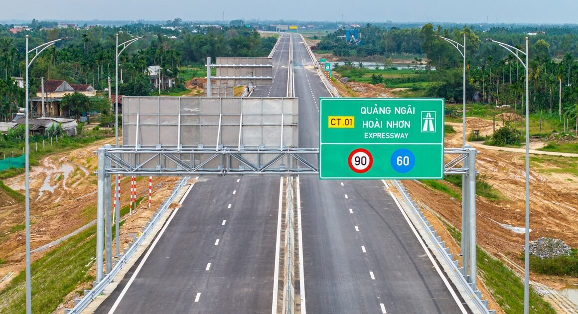 KHÁM PHÁ ĐỘT PHÁ MỚI TRÊN ĐƯỜNG CAO TỐC QUẢNG NGÃI – HOÀI NHƠN, KẾT NỐI BẮC – NAM CHỚI MỞ!
