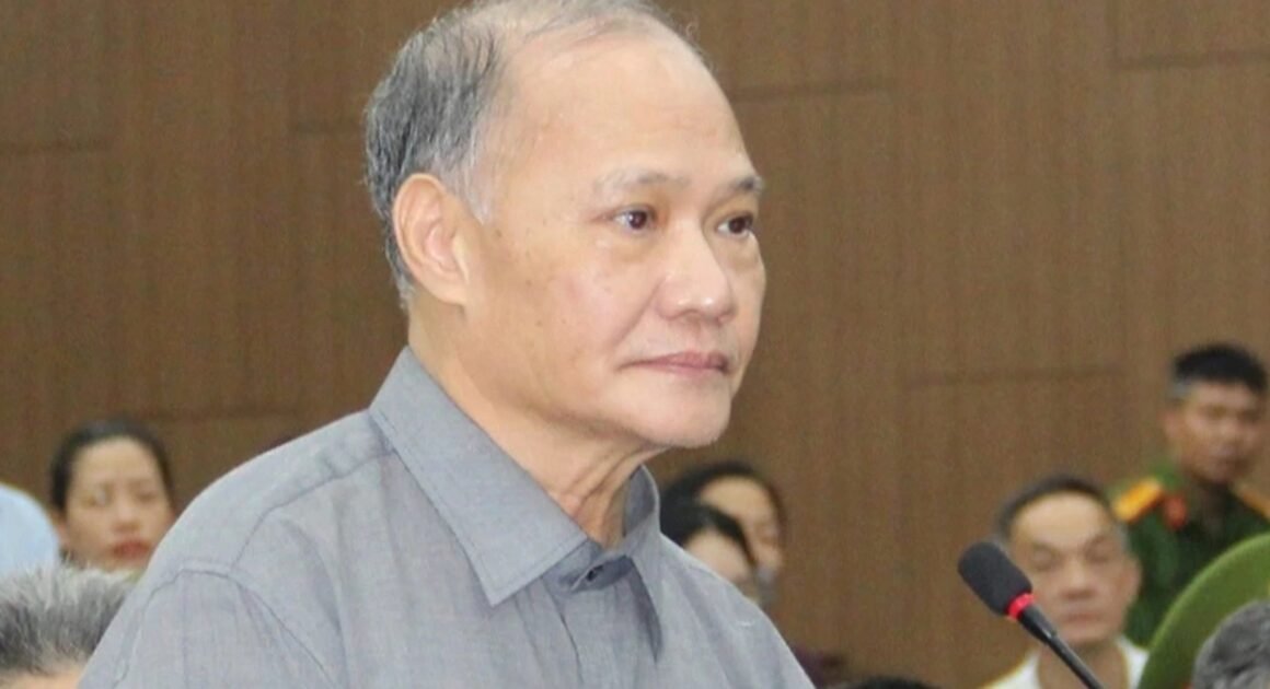 AI CỰU THỨ TRƯỞNG BỘ NN-PTNT CHI 40 TỶ ĐỂ “UƯU ÁI” DOANH NGHIỆP TRÚNG THẦU, 4 CỰU CÁN BỘ NHẬN ÁN DƯỚI KHUNG TRUYỀN TỐI