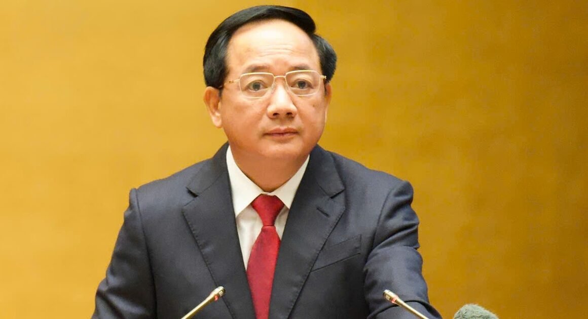 QUY ĐỊNH MỚI CỦA TRUNG ƯƠNG ĐẢNG ĐẶT RA ÁP LỰC CHẤT THẢO VỀ CÔNG TÁC CHÍNH TRỊ, TƯ TƯỞNG