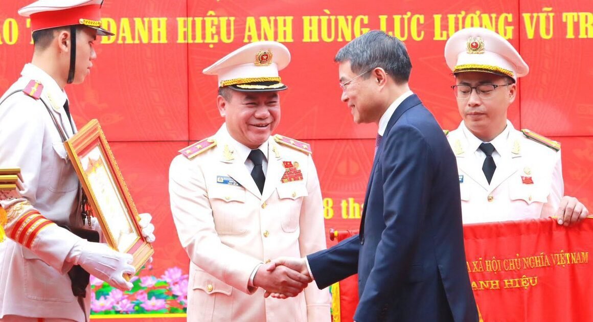 TƯƠNG LAI HÀ NỘI GHI DẤU BỀN VỮNG VỚI TƯƠNG LAI ANH HÙNG ĐANG TỎA SÁNG!