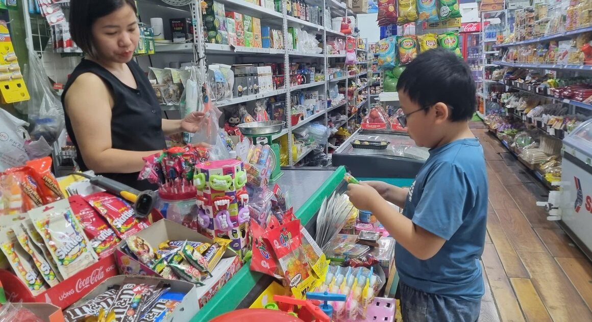 KHÁCH HÀNG HỘ KINH DOANH CHỚ BỎ LỠ NẮM RÕ THỜI HẠN THÔNG BÁO TÀI KHOẢN NGÂN HÀNG VÀ VÍ ĐIỆN TỬ CHO CƠ QUAN THUẾ!