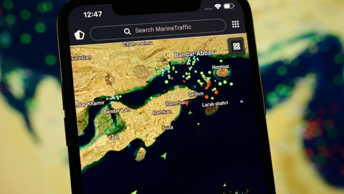 LIỆU CÓ THỂ ĐẨY EO BIỂN HORMUZ V INTOA ĐỂ CÁC THÀNH PHẦN GIỮA TRẬN?