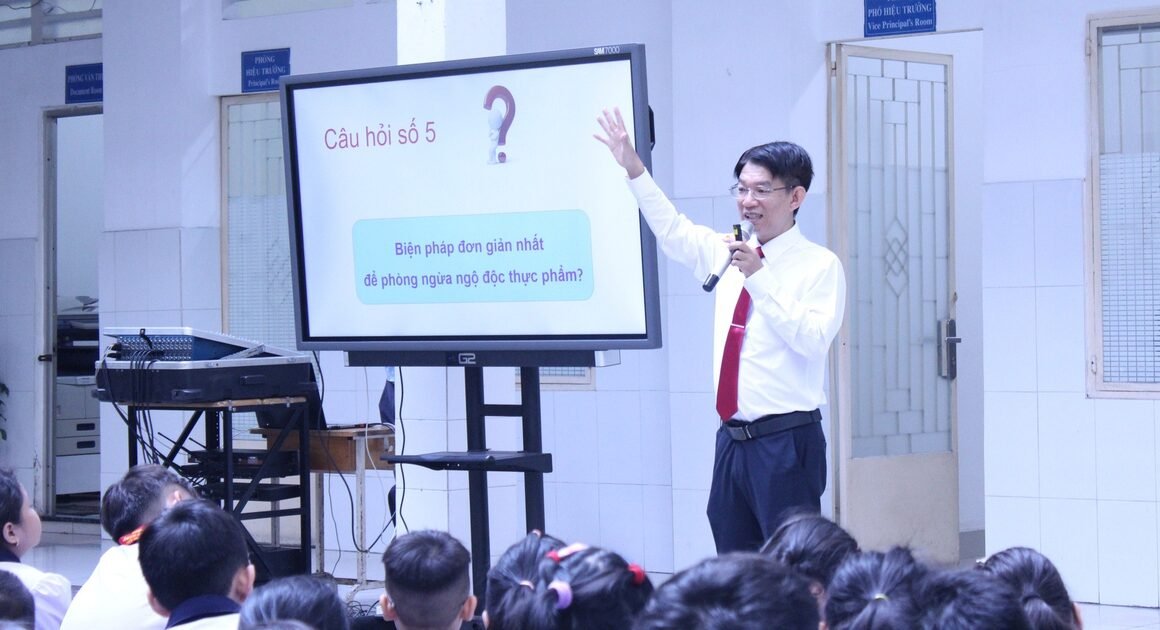 BẠN ĐÃ BIẾT 5 ĐIỀU CẦN LÀM TRƯỚC KHI ĂN ĐỂ TRÁNH NGỘ ĐỘC THỰC PHẨM CHƯA?