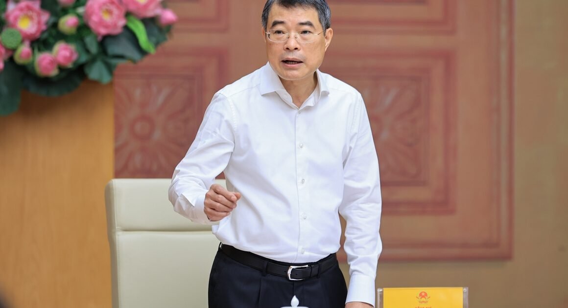 THỦ TƯỚNG LÊ MINH HƯNG NHẤN MẠNH TRÁCH NHIỆM BỘ CÔNG THƯƠNG TRONG VỤ CUNG ỨNG ĐIỆN XĂNG DẦU ỔN ĐỊNH CHẶT CHẼ