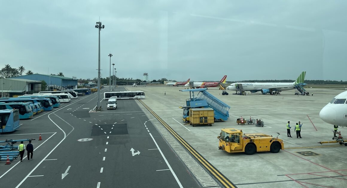 ĐIỀU GÌ ĐANG CHUYỂN DỊCH NĂNG LƯỢNG Ở NGÀNH HÀNG KHÔNG VIỆT NAM?