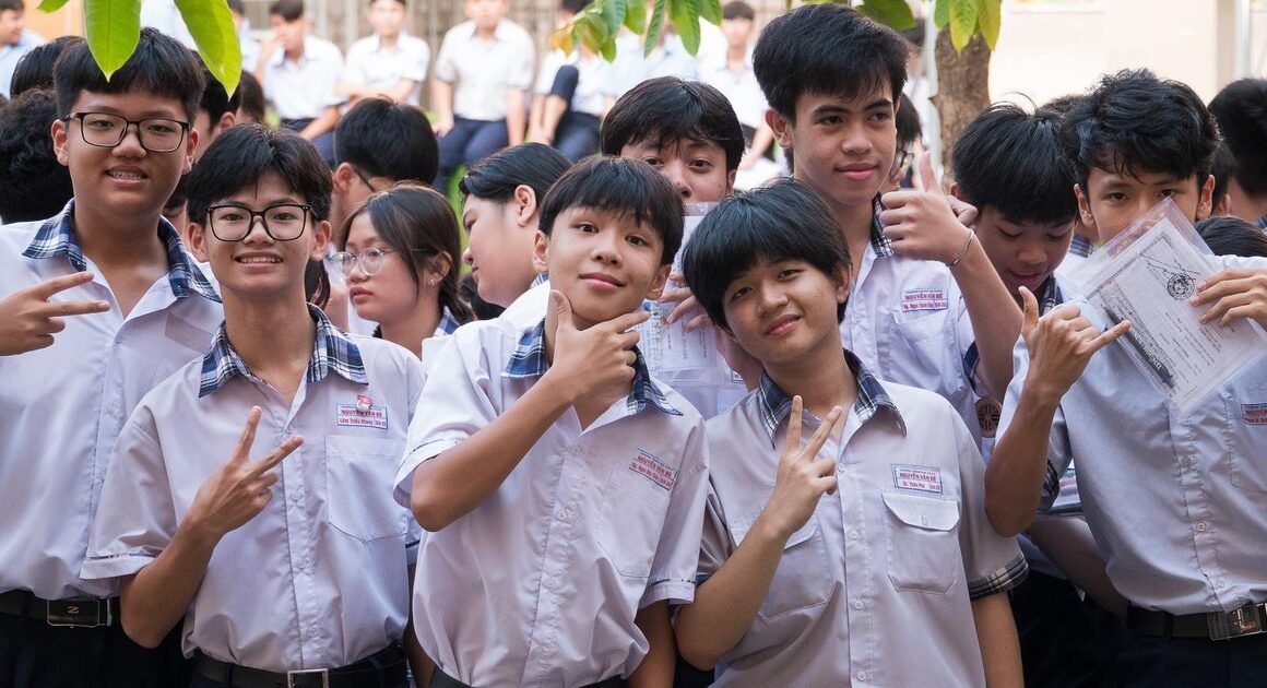 KHÁM PHÁ CHỈ TIÊU TUYỂN SINH LỚP 10 TP.HCM SAU SÁT NHẬP LẦN ĐẦU TIÊN!