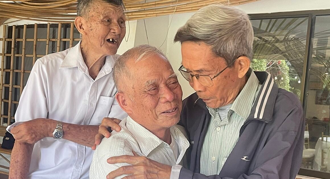 CẢ DÙ ĐĂNG CHÌM TRONG KÝ ỨC, NHỮNG NGƯỜI ANH HÙNG NĂM XƯA VẪN CHƯA TỪ BỎ KHÁT VỌNG DỆT THÀNH ĐƯỜNG CHÂN TRỜI ĐỐI VỚI ĐẤT NƯỚC