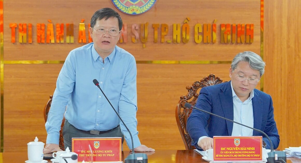 KHÁCH HÀNG ĐÁNG NGHI NGỜ: ĐẤU GIÁ TÀI SẢN TRỰC TUYẾN Ở TP.HCM, MINH BẠCH NHƯỜN J, NHƯNG CŨNG ĐẨY RA NHIỀU RỦI RO CHỐNG CHỜ!