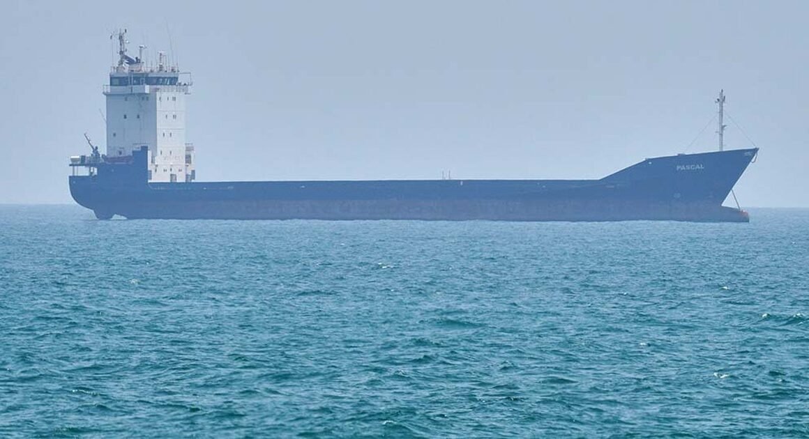 TƯƠNG LAI CỦA Eo BIỂN HORMUZ ĐƯỢC ĐẶT VÀO NGUY CƠ KHI IRAN SIẾT CHẶT KIỂM SOÁT, TRONG KHI MỸ GÓC NHÌN VỀ ĐÀM PHÁN ĐANG RỘN RÀNG.