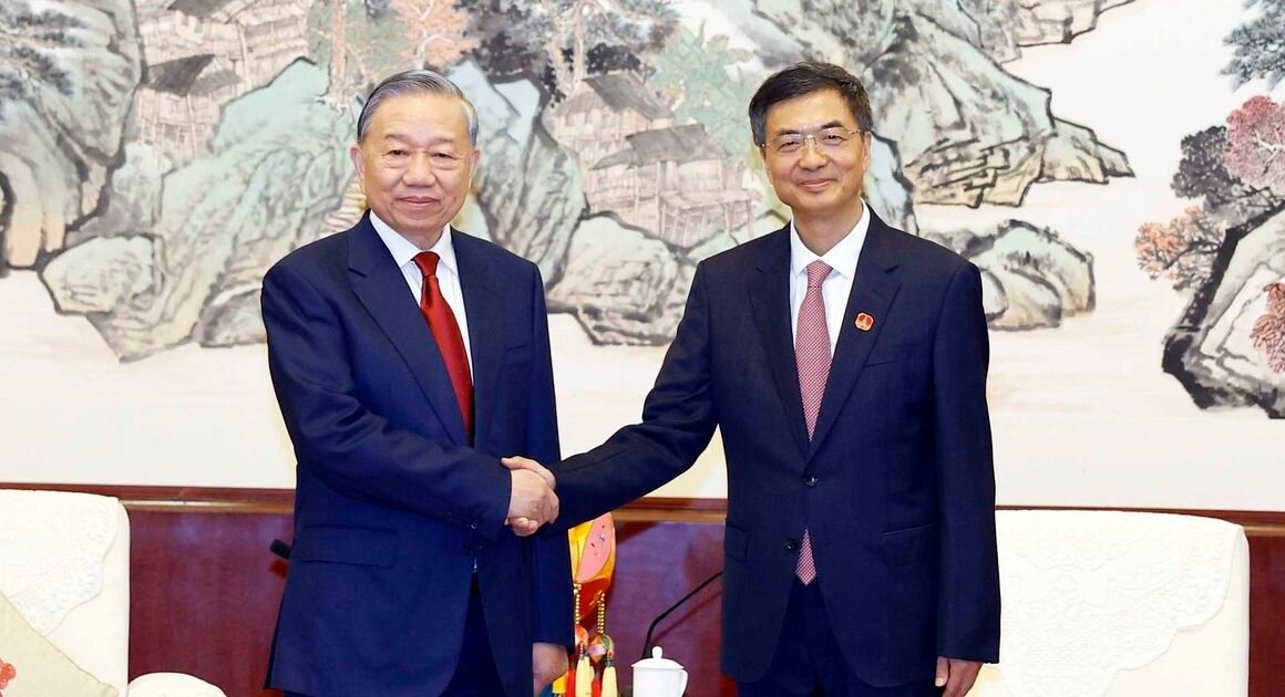 BỨC PHÁ KẾT NỐI ĐƯỜNG SẮT ĐƯỜNG BỘ ĐƯỜNG BIỂN GIỮA QUẢNG TÂY VÀ CÁC BÊN: ĐIỂM MUA CHỐT CHO HỢP TÁC CHIẾN LƯỢC!