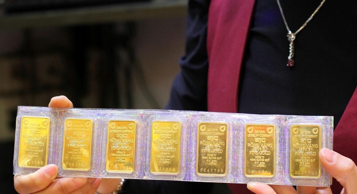 ĐIỀU GÌ ĐANG CHỜ ĐÓN SAU KHI NGÂN HÀNG NHÀ NƯỚC NHẬN ĐỀ NGHỊ CẤP GIẤY PHÉP SẢN XUẤT VÀNG MIẾNG?