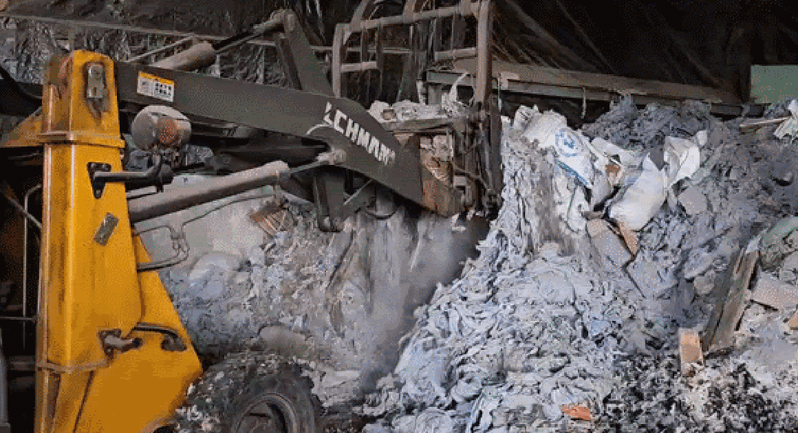 AI ĐANG GIẤU MẶT TRONG VỤ ĐỔ THẢI CÔNG NGHIỆP KHỦNG, BẤT NGỜ BẠN SẼ GẬT NGAY!