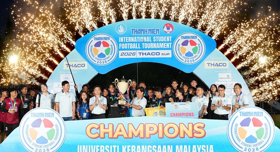 KHI MỘT ĐỘI XUẤT SẮC VƯỢT QUA ĐỘI KHÁC TRONG TRẬN ĐÁ LUÂN LƯU NGUY HIẾM, AI SẼ LÊN NGÔI VÔ ĐỊCH?