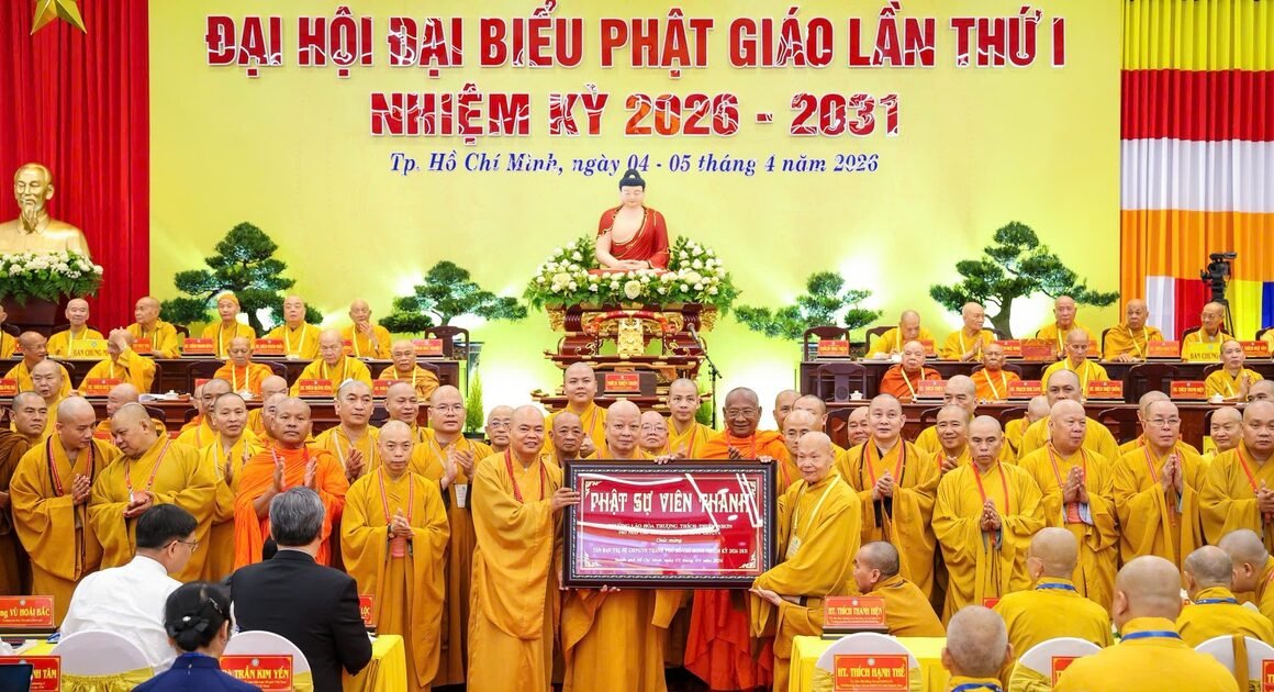 LÒNG TIN VÀ NIỀM TỰ TIN ĐANG NÂNG CAO, HÒA THƯỢNG THÍCH LỆ TRANG DƯƠNG DẦN TRỞ THÀNH LÃNH ĐẠO MỚI CỦA GIÁO HỘI PHẬT GIÁO TP.HCM!