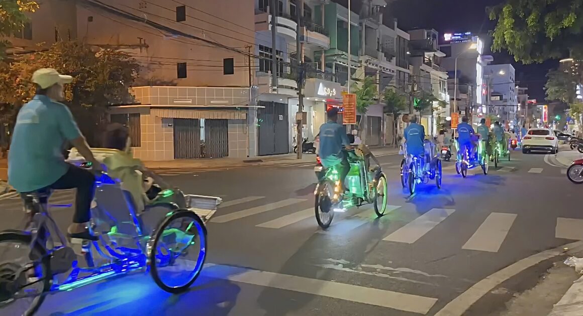 SAO CÓ THỂ CHẮC CHẮN RẰNG XÍCH LÔ SẼ BỊ CẤM HOẶC KHÔNG?