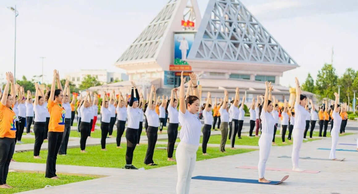 TÌNH HÌNH ĐẶC BIỆT: LIÊN ĐOÀN YOGA KHÁNH HÒA BỊ ĐÌNH CHỈ HOẠT ĐỘNG VÌ KHÔNG HOÀN THÀNH THỦ TỤC SÁP NHẬP?