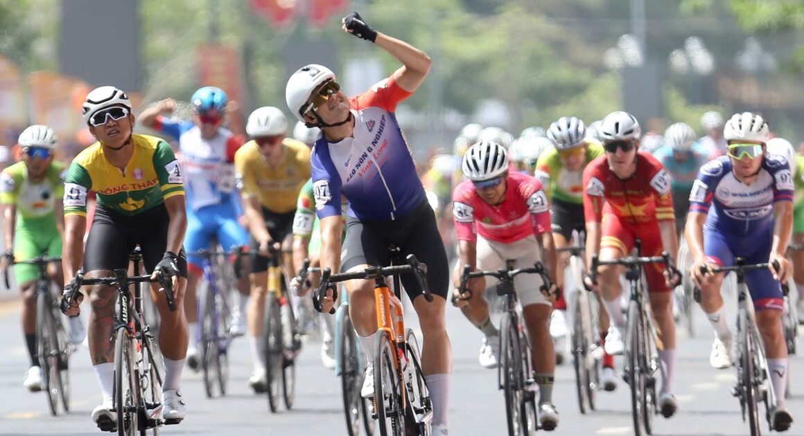 TAY ĐUA NGƯỜI NEW ZEALAND GÂY BẤT NGỜ, GIÚP ĐỘI VĨNH LONG VƯƠT CHIẾN NGHẸT NGÀN TRẬN ĐẤU TRÊN CẠNH TRANH KHẮC NGHIỆT!