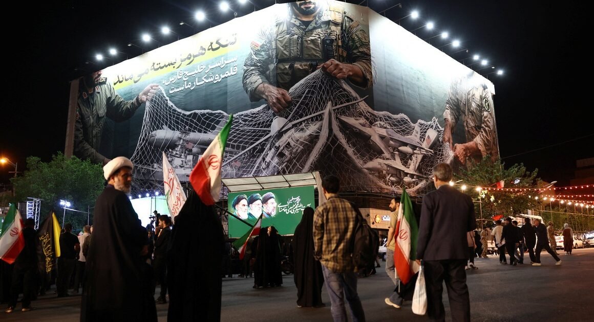 LIÊN MINH NGHI VẤN VỚI THỜI GIAN, IRAN VÀ MỸ ĐANG CHỜ NHỮNG BƯỚC TIẾP THEO TRÊN BÁN ĐẢO CHÍNH TRỊ.