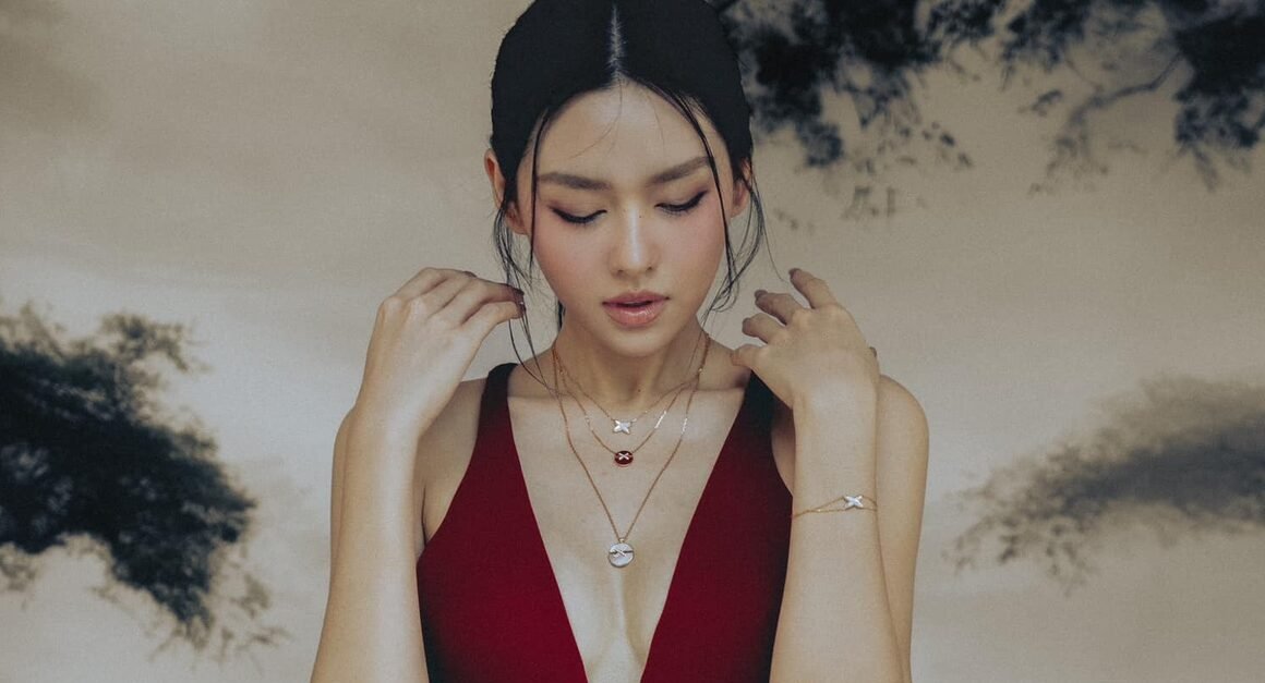 AI RỒI AI CHƯA CHƯA, TƯỜNG SAN VẪN GIẤU KÉN DANH TÍNH NỮA KIA SUỐT 6 NĂM KẾT HỢP!