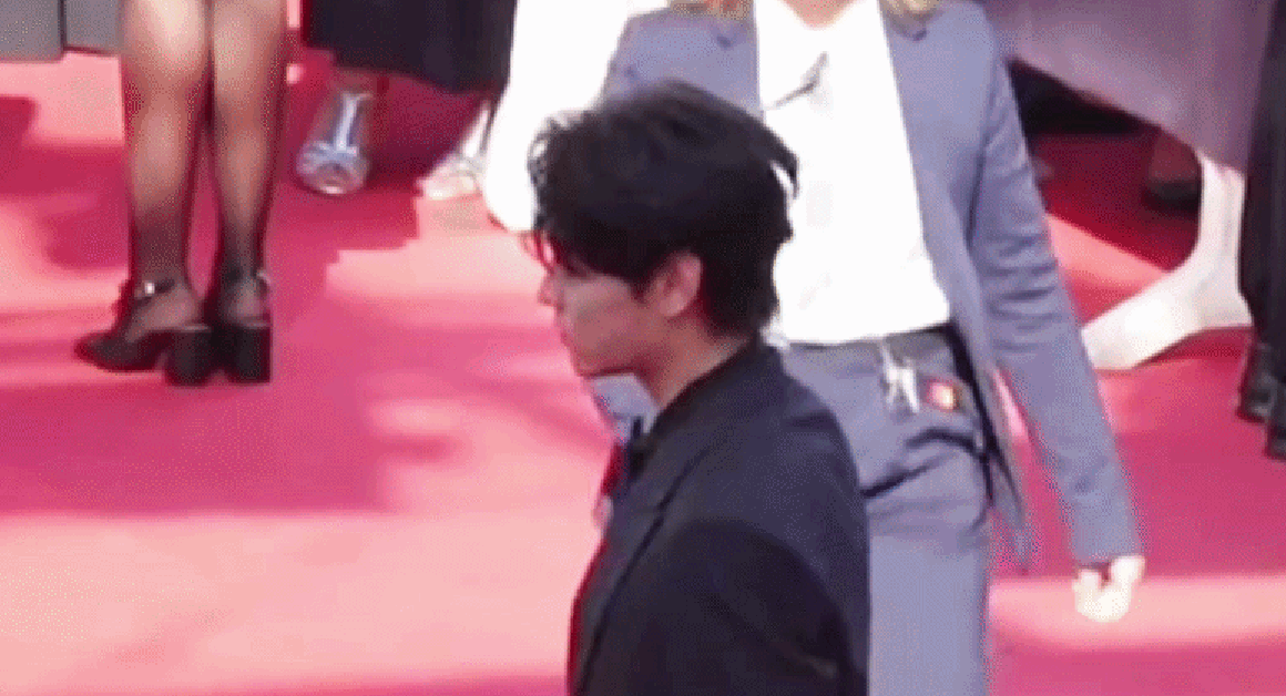 NAM DIỄN VIÊN GEN Z CHUẨN BỊ GHI DẤU ẤN TẠI THẢM ĐỎ CANNES, NHƯNG BỘ MẶT LẠI MỘT ĐÁM ĐƠN ĐẦY HUYỀN ẢNH!