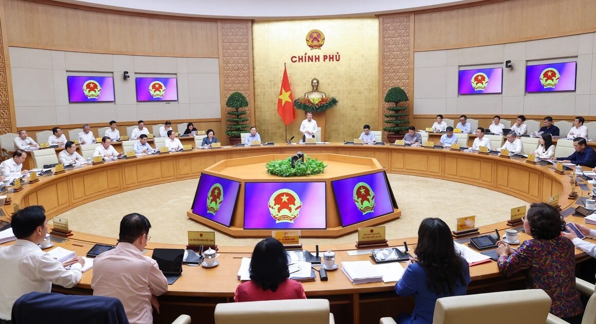 KHẲNG ĐỊNH NGUYÊN TẮC TẬP THỂ LÃNH ĐẠO, CÁ NHÂN PHỤ TRÁCH ĐỂ ĐẢM BẢO SỰ RÀO TRẬN CỦA CHÍNH PHỦ!