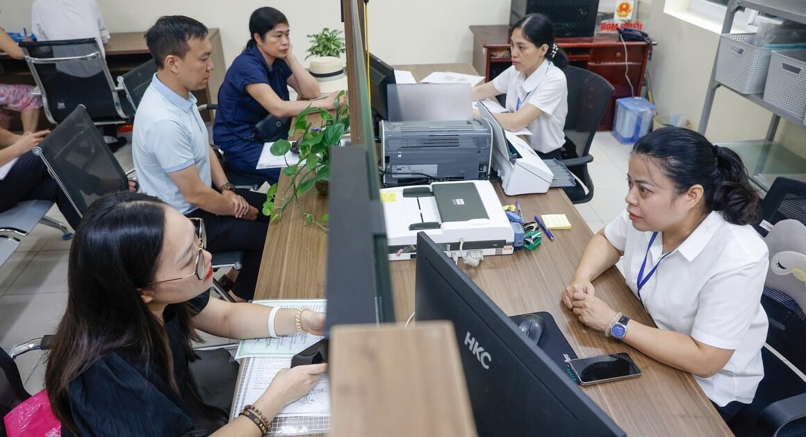 LƯƠNG CƠ SỞ TĂNG LÊN HƠN GẤP ĐÔI, CẢN BỘ, CÔNG CHỨC CÓ THỂ NHẬN THÊM HÀNG TRĂM NGHÌN MỖI THÁNG!