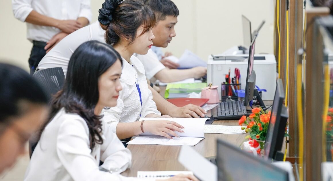 ƯỚC MƯƠI HƠN 2,5 TRIỆU ĐỒNG, LƯƠNG CƠ SỞ TĂNG GẤP ĐÔI SẼ THAY ĐỔI GÌ CHO HÀNG TRIỆU CÔNG CHỨC VÀ CÁC ĐỐI TƯỢNG HƯỞNG LƯƠNG NGÂN SÁCH?