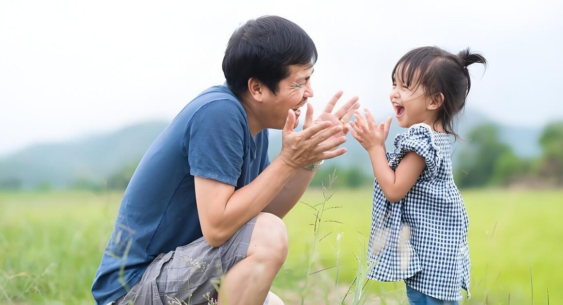 BẠN ĐÃ BIẾT ĐÚNG AI LÀ “GỐC” CỦA TRẺ, CHA HAY MẸ?