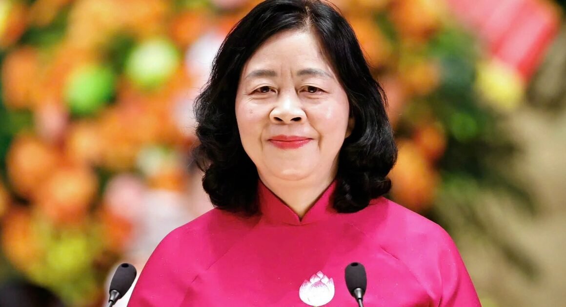 BÀ BÙI THỊ MINH HOÀI VƯƠN LÊN TRONG ĐƯỜNG DÙNG CHIẾN LƯỢC, TIẾP TỤC GIỮ VỊ TRÍ CHỦ TỊCH ỦY BAN TRUNG ƯƠNG MTTQ VIỆT NAM KHÓA XI!