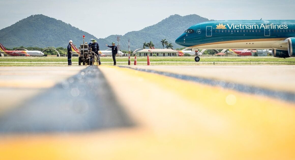 SAI GON BƯỚC VÀO THỜI HẠN CHẾT CHO NHIỆT ĐỘ KHỦNG KHIẾP: NƠI SÂN BAY NỘI BÀI NỔI MÊ MÃNH VỚI NHIỆT ĐỘ BÊ TÔNG CHẠM MỐC 71 ĐỘ C—?