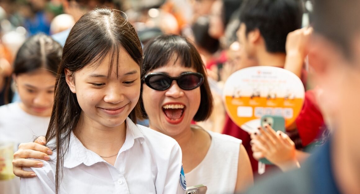 KHÁM PHÁ ĐÁP ÁN ĐỀ THI TIẾNG ANH LỚP 10 HÀ NỘI 2026, MÃ ĐỀ NÀO THẮNG THẬT?