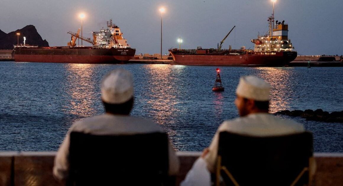 TỔNG THỐNG DONALD TRUMP ĐE DỌA TẤN CÔNG OMAN NẾU NƯỚC NÀY BỘC PHẢN IRAN TRONG VẤN ĐỀ EO BIỂN HORMUZ