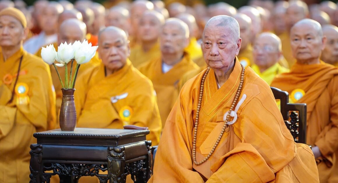 ĐẠI LÃO HÒA THƯỢNG THÍCH TRÍ QUẢNG VÀ ĐỨC PHÁP CHỦ GỬI GỬI ĐIỆN THƯƠNG TỚI MỖI TÁC ĐỘNG CỦA ĐẠI LỄ PHẬT ĐẢN TẠI VIỆT NAM QUỐC TỰ!