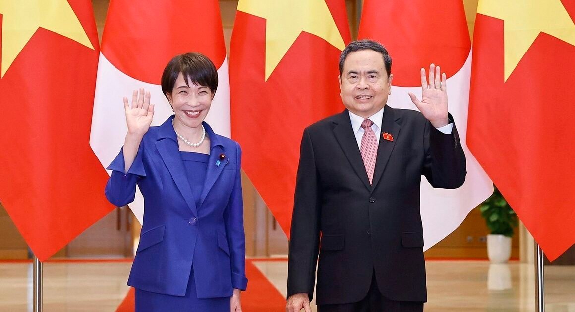 CHỦ TỊCH QUỐC HỘI TRẦN THANH MẪN TIẾP THỦ TƯỚNG NHẬT BẢN TAKAICHI SANAE, MỞ RA HỘI NGHỊ ĐẶC BIỆT VỚI HƠN ẨN CHƯA KỂ