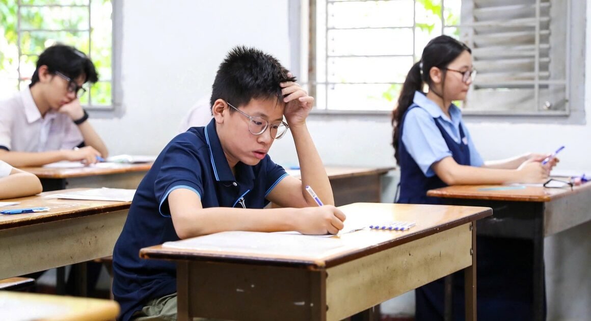 BƯỚC ĐI ĐỔI MỚI TRONG TUYỂN SINH KHỐI 10: CÁI GÌ CHỜ ĐỢI HỌC SINH TP.HCM TỪ 2027?