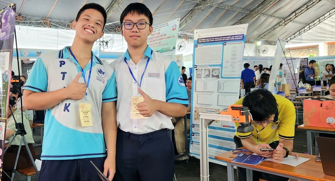 KHÁM PHÁ NHỮNG BÍ KÍP VƯỢT VŨ MÔN TỪ NHỮNG CHIẾC CHUYẾN ĐI ĐẦY THÚ VỊ CỦA NHỮNG NAM SINH GRƯNG TOÁN!