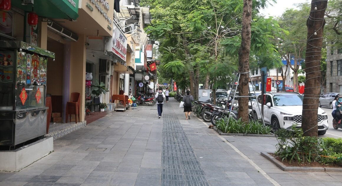 SẮP TĂNG PHÍ TRÔNG GIỮ XE TRÊN LÒI ĐÔ THỊ HÀ NỘI, CAO NHẤT ĐẾN 400.000 ĐỒNG/M2/THÁNG!