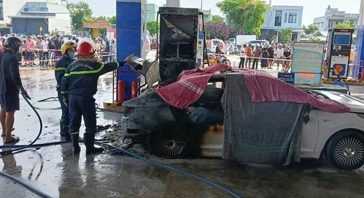 CHÁY NỔ KINH HOÀNG TẠI CÀNG XĂNG ĐÀ NẴNG: XE CHỞ PIN SẠC ĐẦY BỊ CHÁY RUNG RỢN, CÓ NGƯỜI TỬ VONG